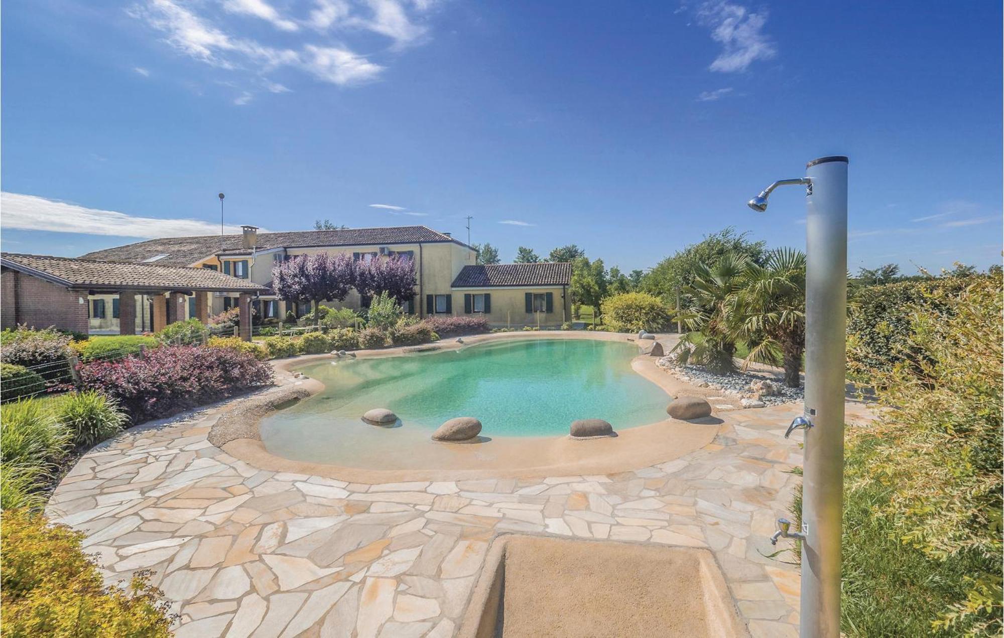Awesome Home In Ariano Nel Polesine With Kitchen San Basilio エクステリア 写真